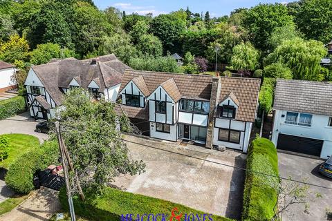 4 bed property, in Heronway, £1,750,000