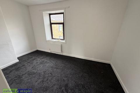 2 bed property, in Dean Street, £79,950