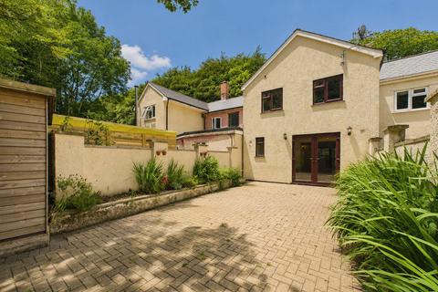 4 bed property, in Rehill Cottages, £375,000