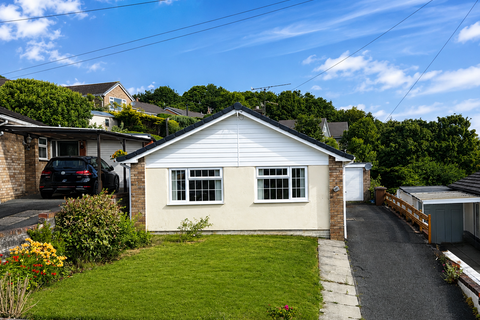 3 bed property, in Walford Road, £240,000