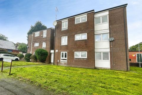 2 bed property, in Carlton Gardens, £80,000