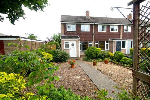 3 bed property, in Farley Close, £289,999