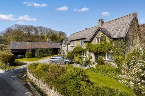 6 bed property, in Newton Abbot TQ13, £750,000