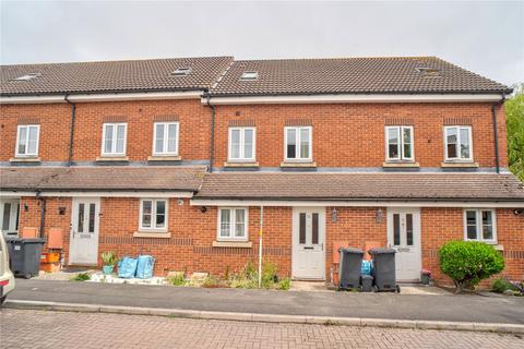3 bed property, in Pavilion Close, £280,000