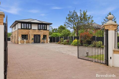 3 bed property, in Lower Dunton Road, £1,500,000