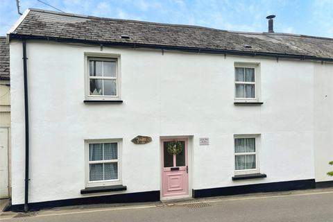 3 bed property, in Victoria Street, £245,000