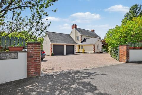 4 bed property, in Acland Road, £725,000