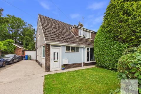 3 bed property, in Pennine Way, £260,000