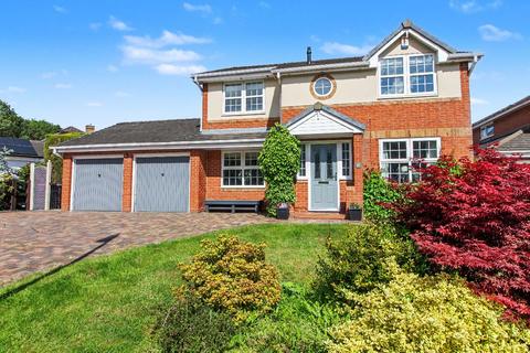 4 bed property, in Dean Close, £535,000