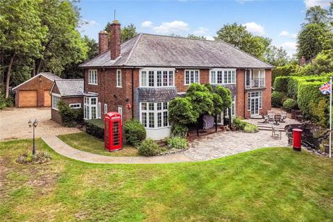 6 bed property, in The Drive, £2,950,000