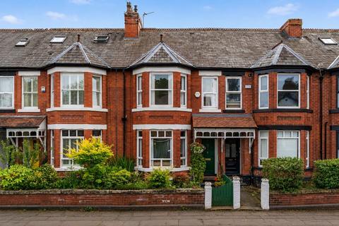 4 bed property, in Beech Road, £640,000