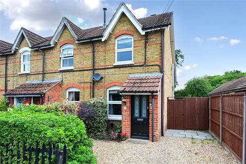 2 bed property, in Cranford Avenue, £420,000