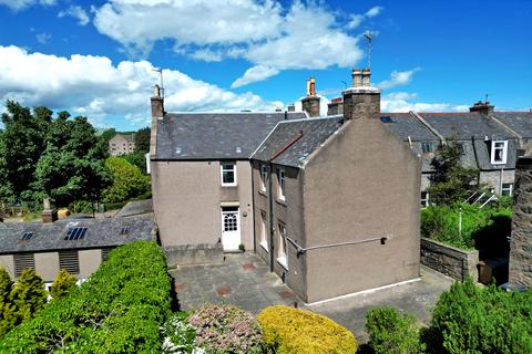 3 bed property, in Froghall Terrace, £135,000
