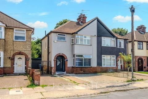 3 bed property, in Eustace Road, £270,000