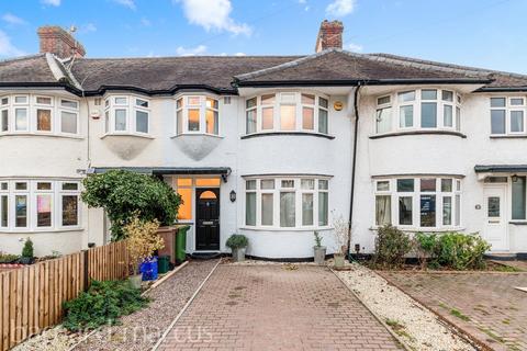 3 bed property, in Kingston Avenue, £550,000