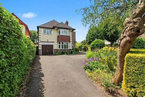 5 bed property, in Fitz Roy Avenue, £790,000