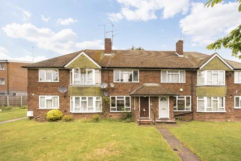 2 bed property, in Sterling Avenue, £270,000
