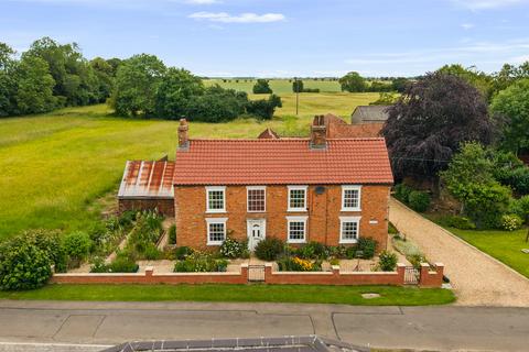 3 bed property, in The Hollies Northgate Lane Grimoldby Louth LN11 8TG, £725,000