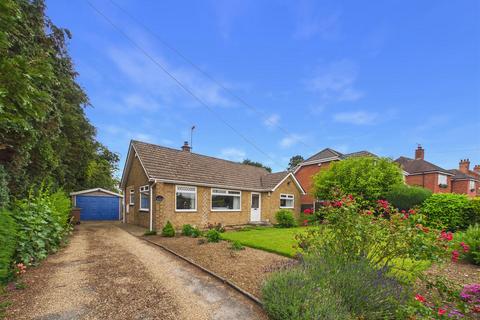 2 bed property, in Howden Croft Hill, £375,000