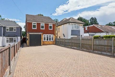 4 bed property, in Maidstone Road, £600,000
