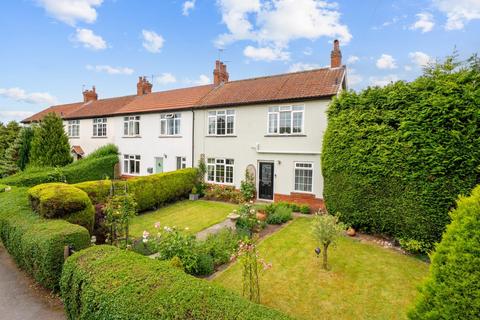 3 bed property, in Clive Road, £325,000