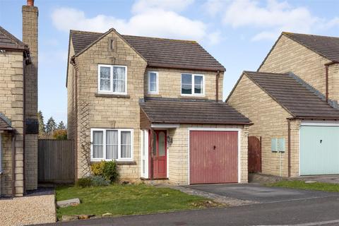 3 bed property, in Nightingale Road, £315,000