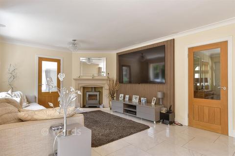 4 bed property, in Ridge Lane, £920,000