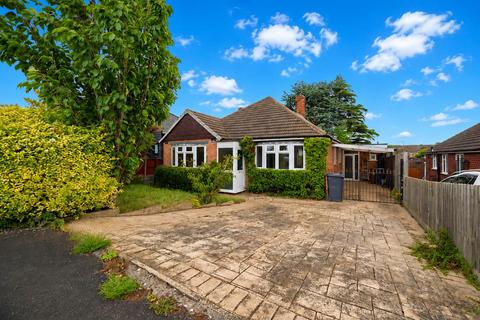 3 bed property, in Forresters Road, £325,000