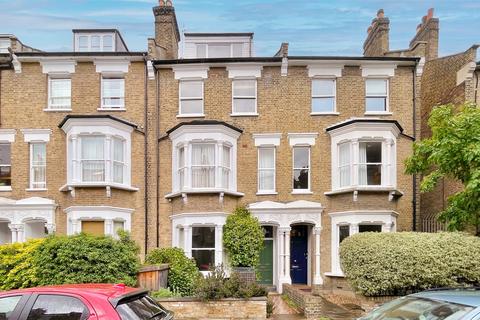 3 bed property, in Shirlock Road, £685,000