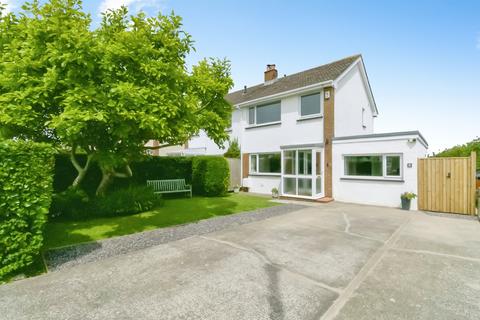 3 bed property, in Tathan Crescent, £340,000
