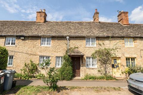 2 bed property, in Eynsham, £500,000