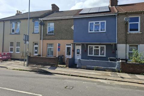 3 bed property, in Ferndale Road, £185,000