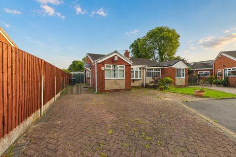 2 bed property, in Walcot Place, £160,000