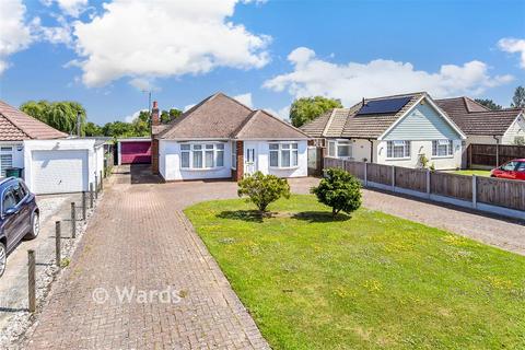 2 bed property, in Maydowns Road, £450,000