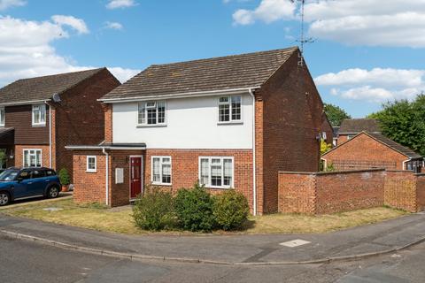 4 bed property, in Godolphin Road, £775,000