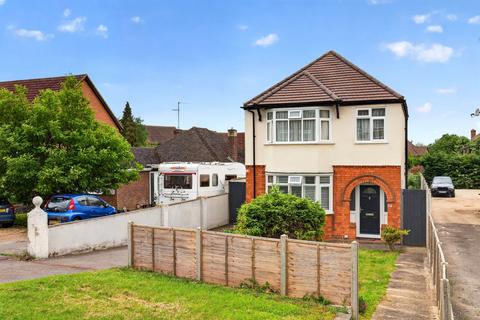 3 bed property, in Bradwell Road, £400,000