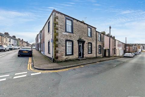 3 bed property, in Peter Street, £90,000