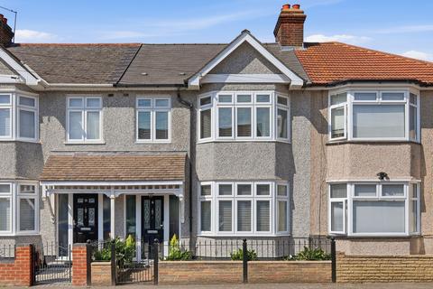 3 bed property, in Edward Road, £500,000
