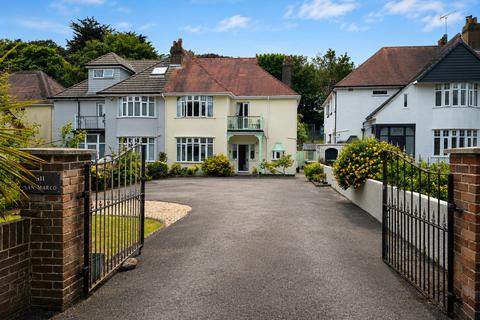 5 bed property, in Babbacombe Road, £650,000
