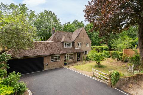 3 bed property, in Martineau Drive, £900,000