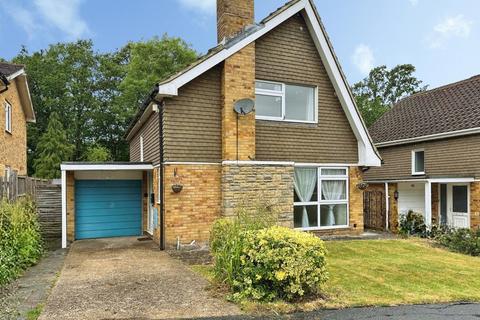 2 bed property, in Pinehurst, £460,000