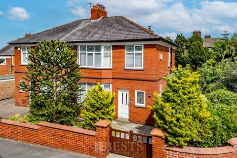 3 bed property, in Picton Avenue, £250,000