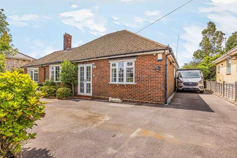 3 bed property, in London Road, £450,000