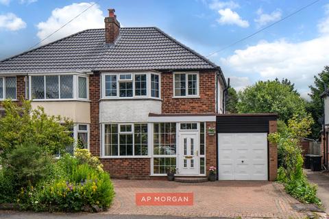 3 bed property, in Golden Cross Lane, £350,000