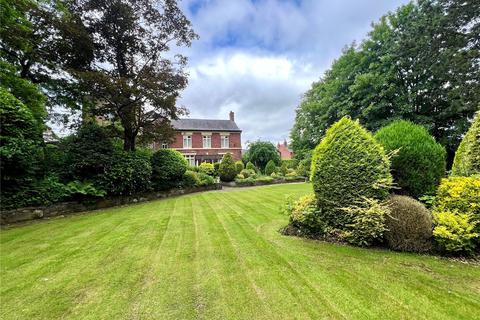 3 bed property, in Buxton Road, £550,000