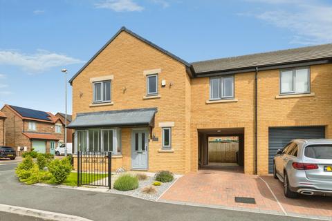 4 bed property, in Cheeryble Chare, £290,000