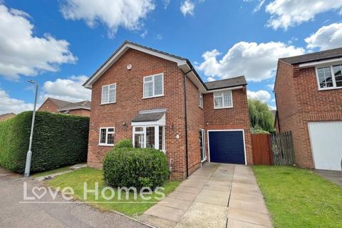 4 bed property, in Conway Drive, £475,000