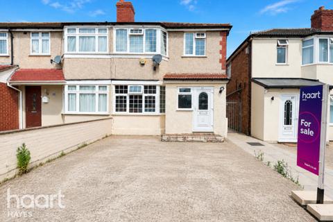 3 bed property, in Whittington Avenue, £535,000