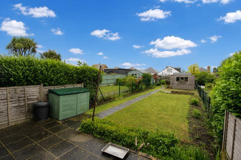 3 bed property, in Wellesley Road, £270,000