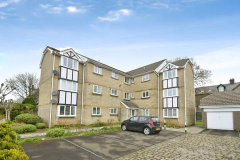 2 bed property, in Silverlands Park, £150,000